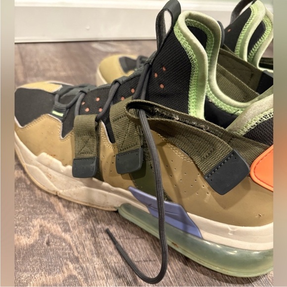 Nike Men's Sneakers in Black and Olive Green - Picture 5 of 8